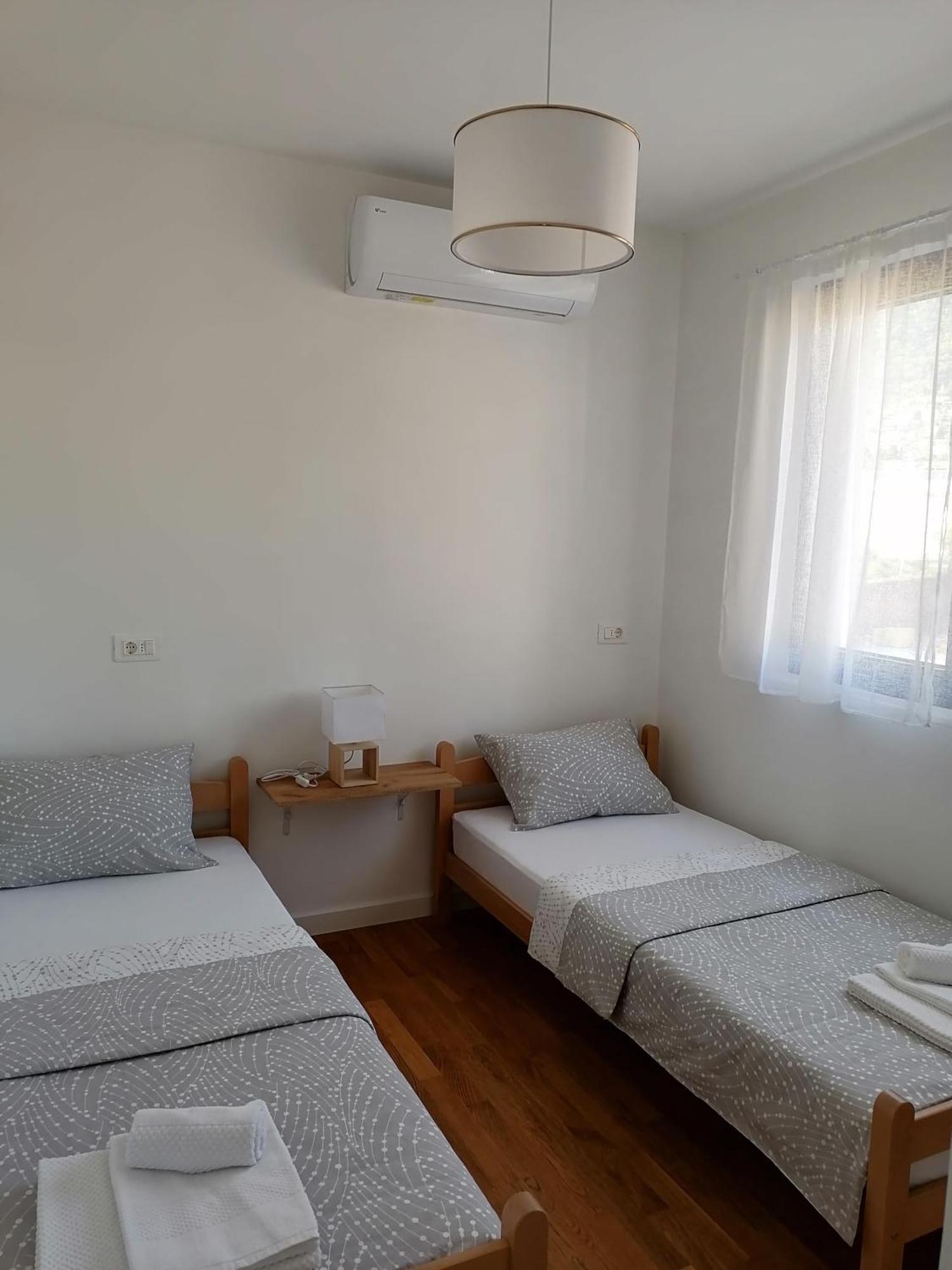 Vegi Apartments บาร์ ภายนอก รูปภาพ