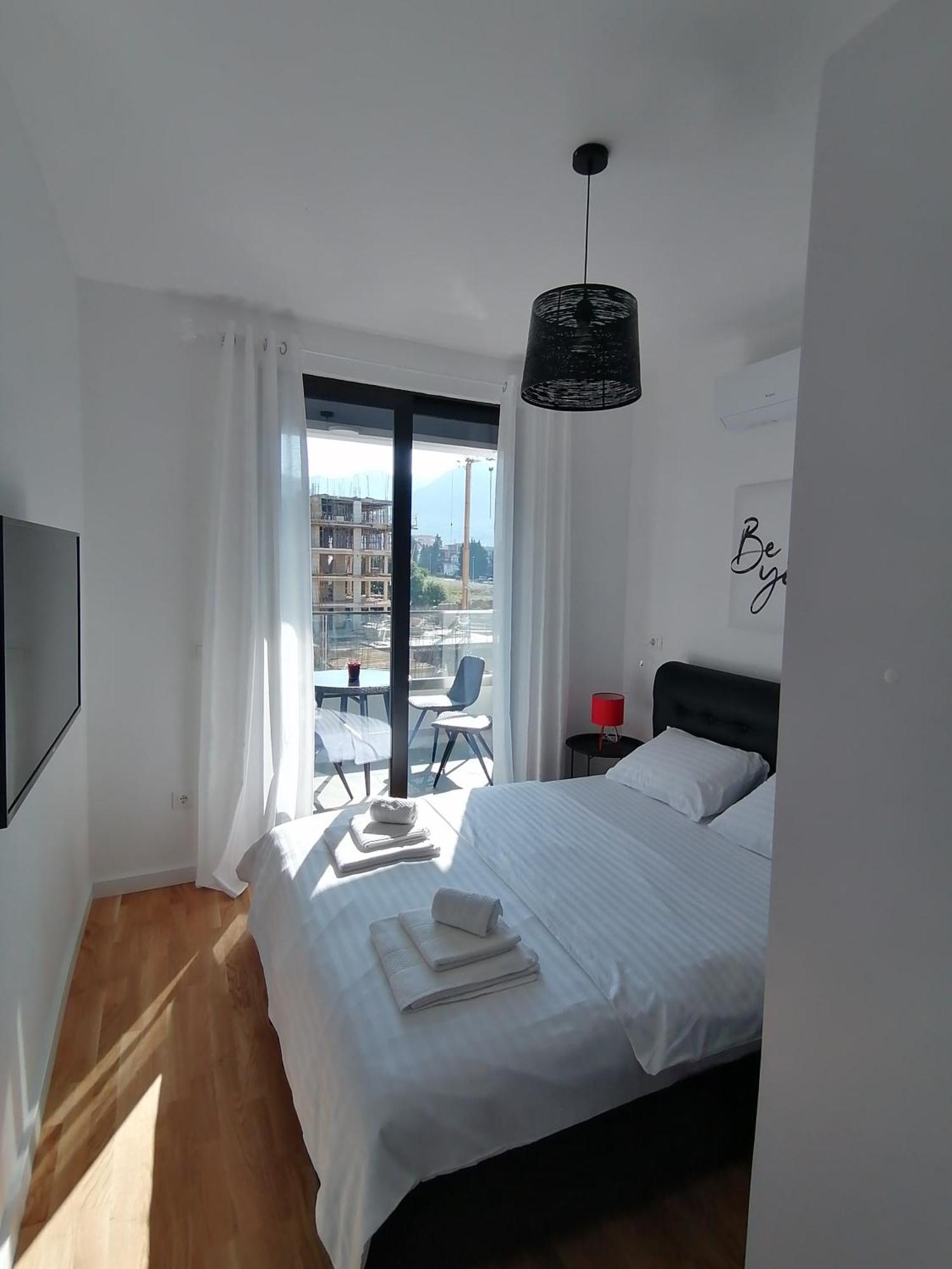 Vegi Apartments บาร์ ภายนอก รูปภาพ