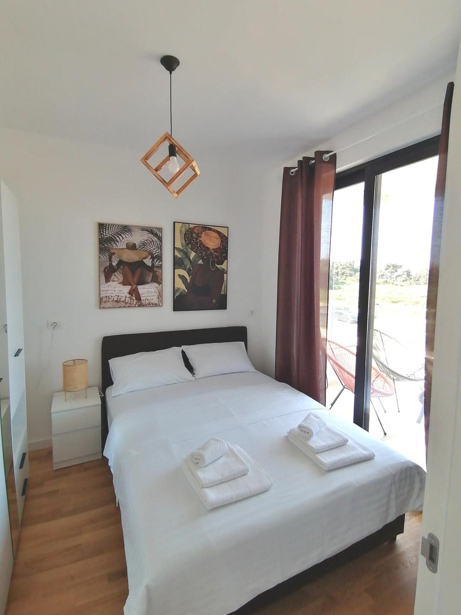 Vegi Apartments บาร์ ภายนอก รูปภาพ